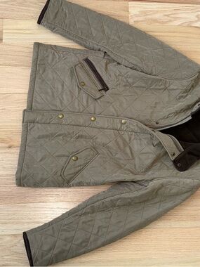 Barbour Quilted Lightweight Jacket in Olive Green